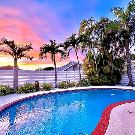 Kendall Keys Oasis Home W/ Pool, Theater & Arcade Miami Bagian luar foto