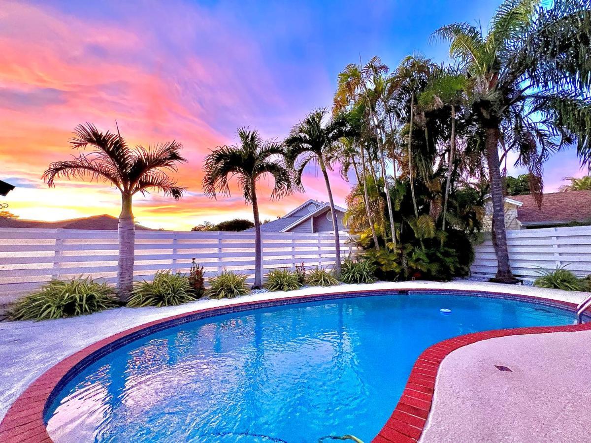 Kendall Keys Oasis Home W/ Pool, Theater & Arcade Miami Bagian luar foto